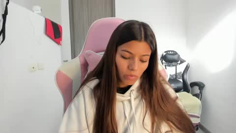 Snapshot of _khloe_sweet chatting on November 4, 8:52 pm khloe sweet online show from November 4, 8:52 pm