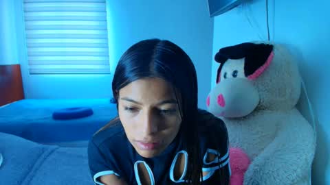 khloe sweet online show from April 6, 3:24 pm