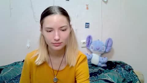 _kikiclark_ online show from September 23, 3:15 pm