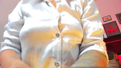 Kiraaaa 0 online show from January 18, 8:30 pm