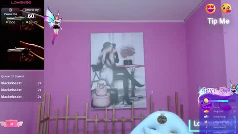 _kur0mi_ online show from February 7, 7:49 pm