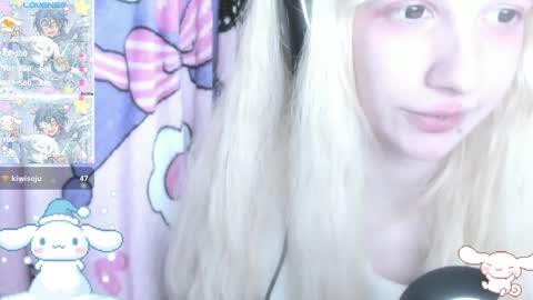 Snapshot of _kuroneeko_ chatting on December 15, 7:42 pm kuro online show from December 15, 7:42 pm