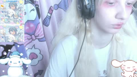 Snapshot of _kuroneeko_ chatting on December 25, 7:02 pm kuro online show from December 25, 7:02 pm