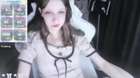 Snapshot of _kuroneeko_ chatting on December 4, 7:17 am kuro online show from December 4, 7:17 am