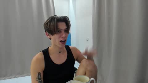 Snapshot of _kurt chatting on December 5, 6:15 pm Kurt online show from December 5, 6:15 pm