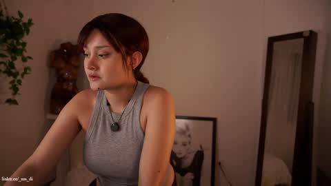 Snapshot of _lady_di chatting on October 28, 3:54 am Not on OF Some stuff for sale online show from October 28, 3:54 am