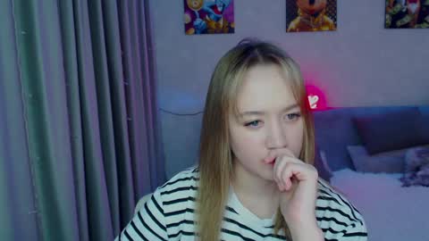 _lalune_ online show from December 26, 8:32 pm