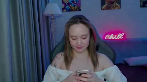 _lalune_ online show from February 17, 11:42 pm