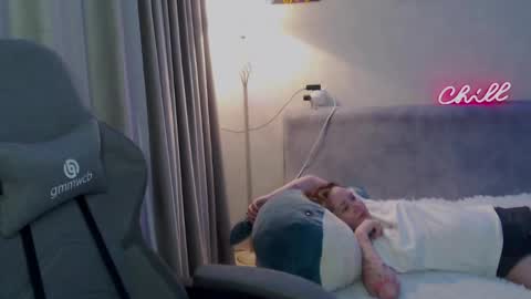 _lalune_ online show from February 26, 10:42 pm