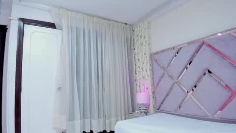 Snapshot of _lanna_jhonson_ chatting on December 19, 1:07 am Lanna online show from December 19, 1:07 am