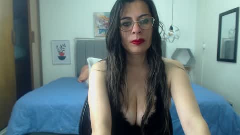 Snapshot of _lara1 chatting on February 1, 8:26 pm paulina online show from February 1, 8:26 pm