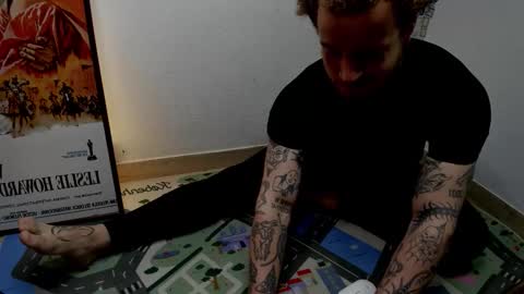 Layne online show from October 6, 8:45 am