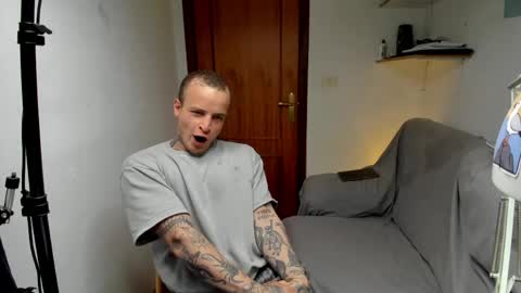 Layne online show from April 26, 12:03 pm