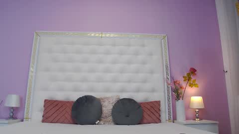 Snapshot of _lenapaul_ chatting on December 1, 4:50 am Lena Paul online show from December 1, 4:50 am