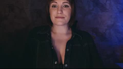 Snapshot of _letty_ chatting on February 28, 3:15 am Letty online show from February 28, 3:15 am