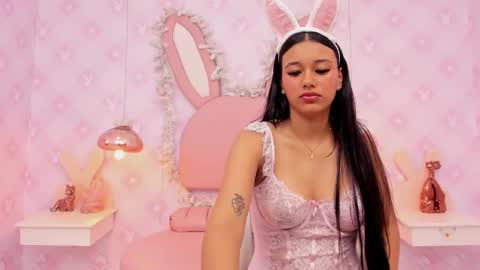  Lia Swan  online show from November 18, 3:45 am