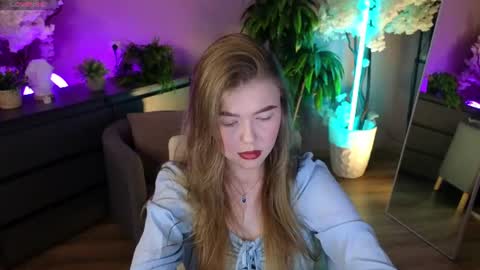 Snapshot of _liilcrystal_ chatting on July 12, 6:54 pm _liilcrystal_ online show from July 12, 6:54 pm