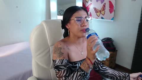 Snapshot of _lili_rose chatting on January 19, 8:30 pm Lili online show from January 19, 8:30 pm
