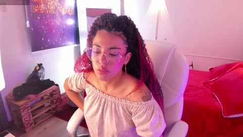 Snapshot of _lili_rose chatting on January 28, 8:26 pm Lili online show from January 28, 8:26 pm