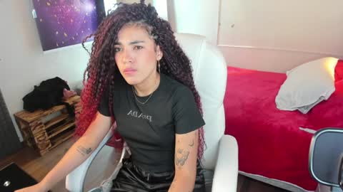Snapshot of _lili_rose chatting on February 2, 8:30 pm Lili online show from February 2, 8:30 pm