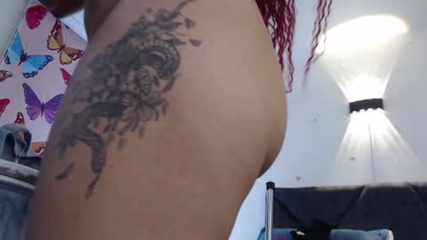Snapshot of _lili_rose chatting on February 25, 9:24 pm Lili online show from February 25, 9:24 pm