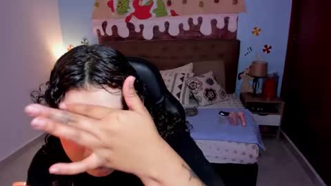 Liily online show from January 10, 9:05 pm