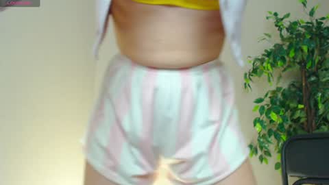 Snapshot of _little_misss chatting on December 12, 3:16 pm Mila  online show from December 12, 3:16 pm