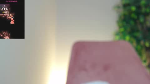 Snapshot of _little_misss chatting on January 18, 4:42 pm Mila  online show from January 18, 4:42 pm