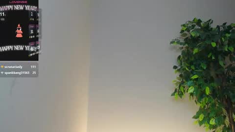 Snapshot of _little_misss chatting on January 21, 7:37 am Mila  online show from January 21, 7:37 am