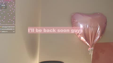 Snapshot of _little_misss chatting on February 14, 10:38 am Mila  online show from February 14, 10:38 am