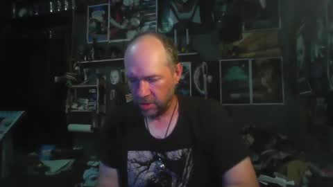 That guy online show from November 19, 5:02 pm