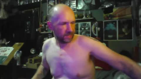 That guy online show from August 1, 6:01 am