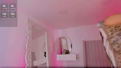 Snapshot of _lovelymia_ chatting on May 13, 3:15 am Mia online show from May 13, 3:15 am