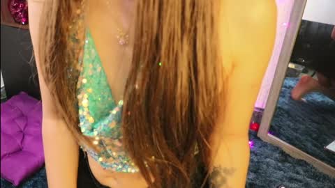 Lucy online show from December 30, 1:48 am