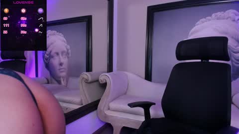 Snapshot of _luna_dupont_ chatting on January 23, 11:48 am Luna online show from January 23, 11:48 am