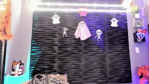 Snapshot of _lustyles_ chatting on October 28, 11:47 am _lustyles_ online show from October 28, 11:47 am