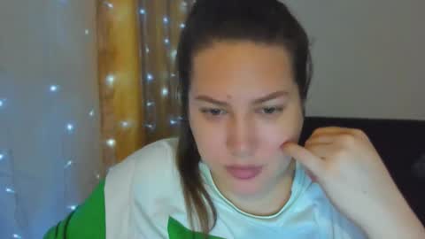 Snapshot of _madalexa_ chatting on December 5, 7:54 pm Alexa online show from December 5, 7:54 pm