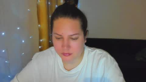 Snapshot of _madalexa_ chatting on December 19, 10:06 pm Alexa online show from December 19, 10:06 pm