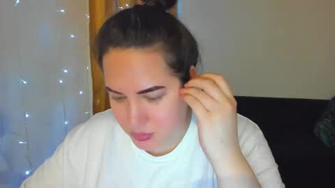 Snapshot of _madalexa_ chatting on February 1, 11:25 pm Alexa online show from February 1, 11:25 pm