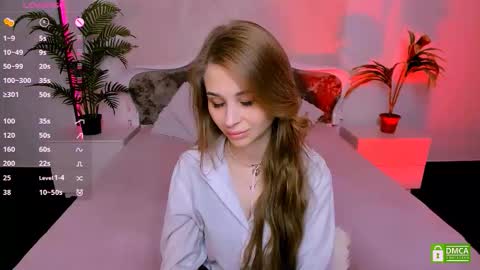 Snapshot of _mari_clark chatting on September 15, 9:59 pm Eva online show from September 15, 9:59 pm