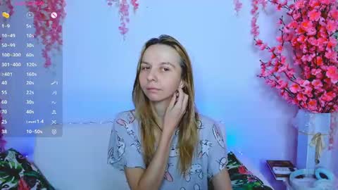 Snapshot of _mari_so chatting on July 12, 12:18 pm Scarlett online show from July 12, 12:18 pm