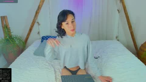 Mariana Fox online show from April 9, 3:06 am