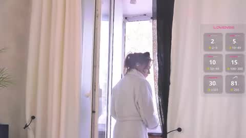 Snapshot of _maridragon_ chatting on October 23, 8:24 am Mari online show from October 23, 8:24 am