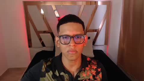 Snapshot of _mark_coral chatting on February 2, 7:46 pm mark and coral online show from February 2, 7:46 pm