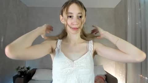 Snapshot of _marvelous_time_ chatting on October 26, 4:29 am Gwen online show from October 26, 4:29 am