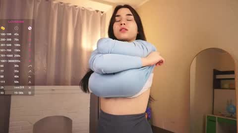  Gwen  online show from April 27, 2:04 pm
