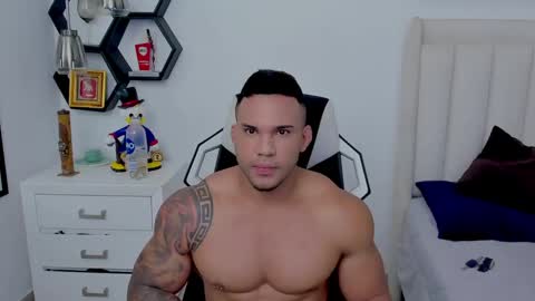 _matthew_santos_ online show from December 16, 10:40 am