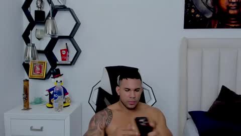 _matthew_santos_ online show from December 16, 1:43 pm