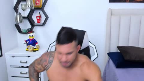 _matthew_santos_ online show from February 2, 10:17 pm