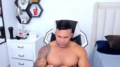 _matthew_santos_ online show from February 28, 3:15 am